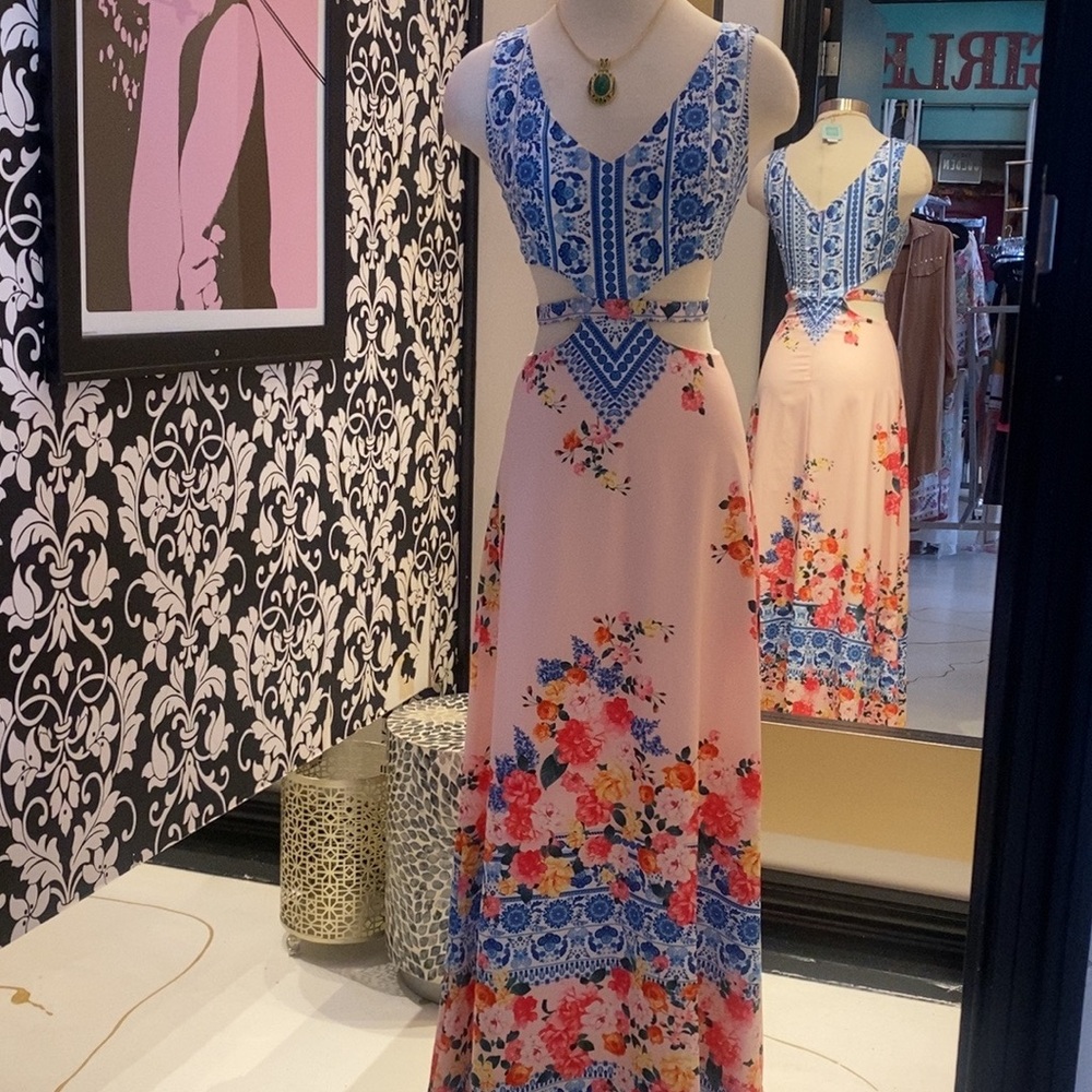 🌺 Luxmi
Pink Floral Print